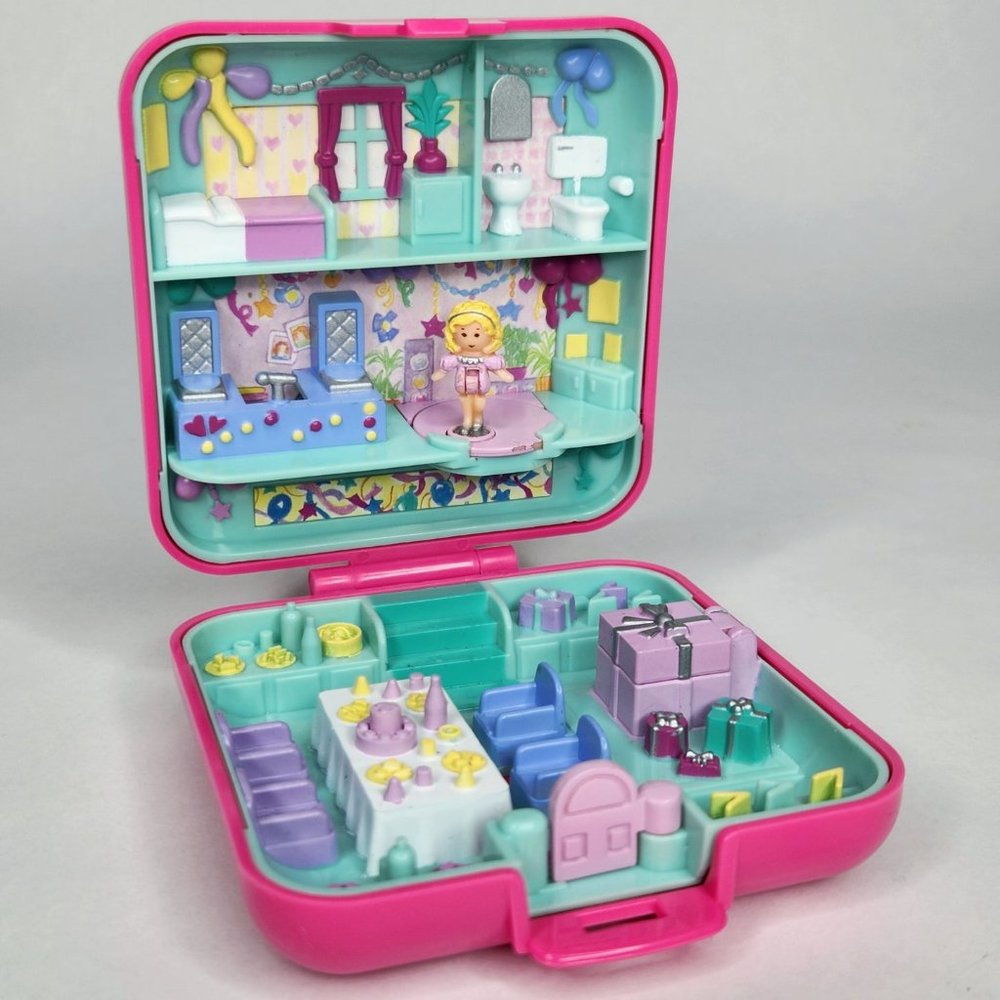 Vintage 1989 Polly Pocket Birthday Party Time Surprise Bluebird Gold Logo